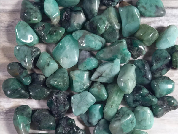 Emerald Tumble Stone - A Grade TheQuirkyPagan